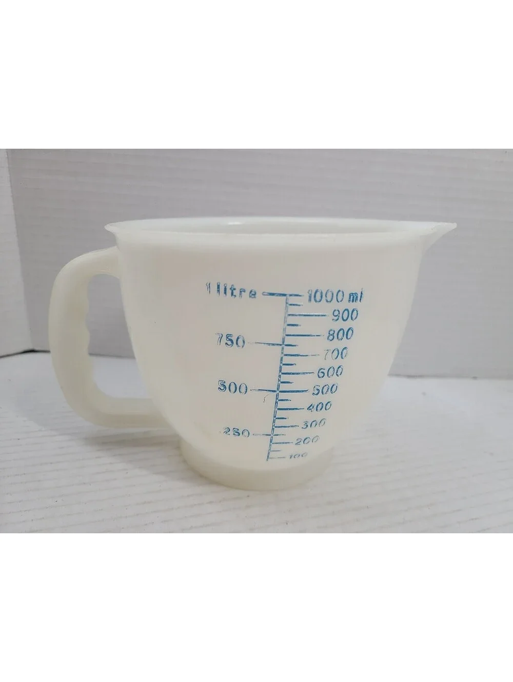 Vintage Tupperware Mix N Store 4 Cuo Measuring Pitcher Model 1288